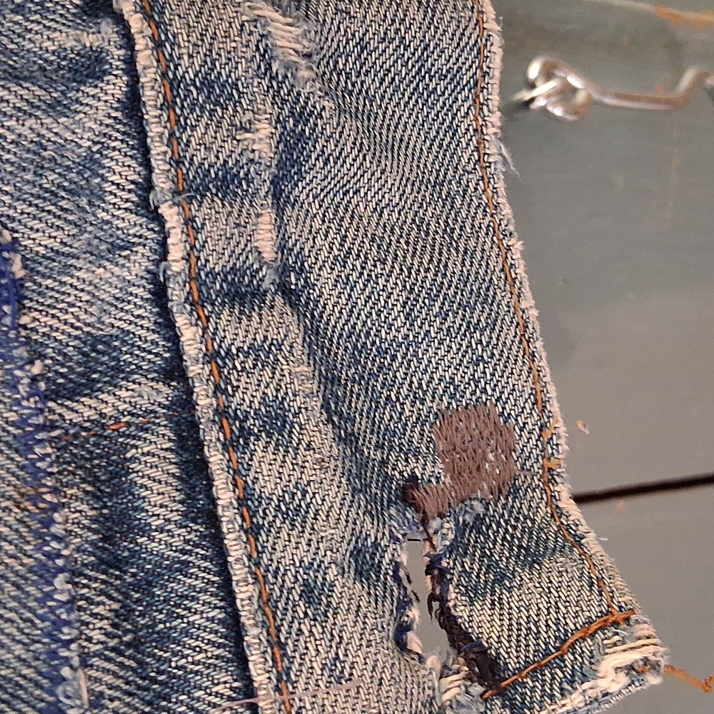 Classic Levis Thrashed Distressed Denim Jacket - Picture 5 of 15